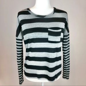 Zenana Outfitters Gray/Black Top Sz S